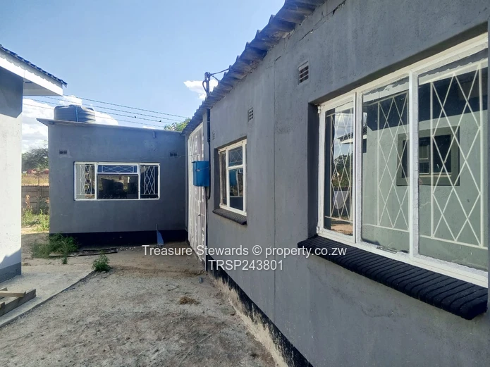 1-Bed Cottage with Courtyard & Borehole, Parktown