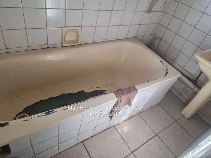 3-Bedroom House For Sale – Zengeza 1, Chitungwiza (Sole Mandate)