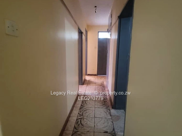Waterfalls Prospect – 3-Bedroom Flat for Sale