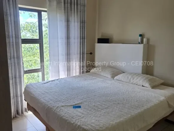 2 Bedroom Flat & Apartment