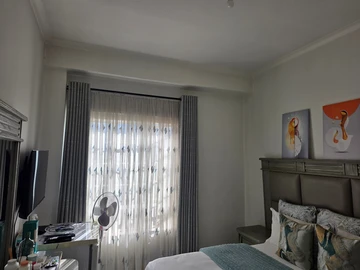 2 Bedroom Flat & Apartment