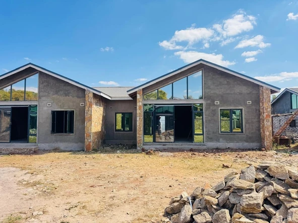 3 Bedroom Flat & Apartment
