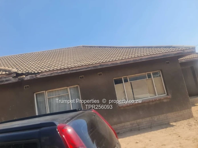 Spacious 5-Bed Double-Storey Home in Old Windsor Ruwa, Title deeds