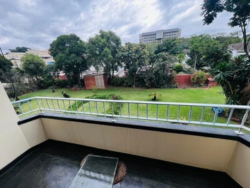 2 Bedroom Flat & Apartment