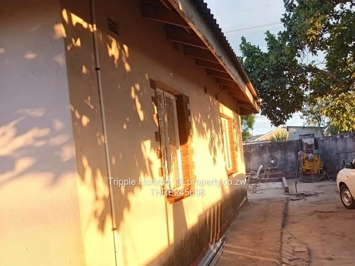 Mainway Meadows: 4-Bed Home on 600m² with Borehole