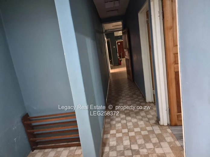 Ashdown Park 4-Bed Walled House with Garage & Fitted Kitchen