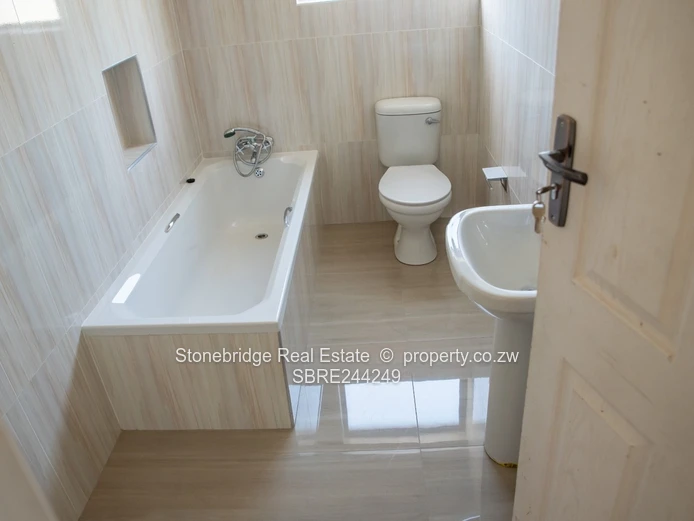 Luxurious 3 Bedroomed Townhouses in Hillside to Rent