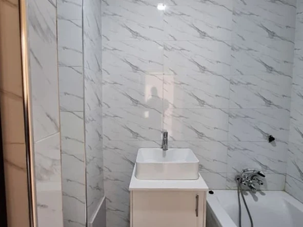 2 Bedroom Flat & Apartment