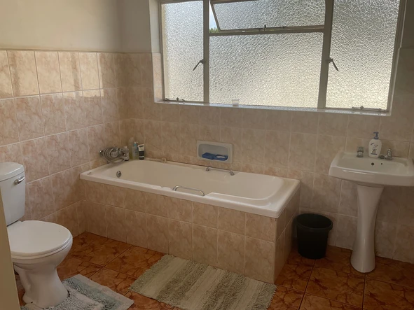 3 Bedroom Flat & Apartment