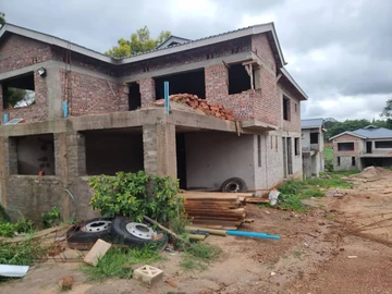 5 Bedroom Flat & Apartment