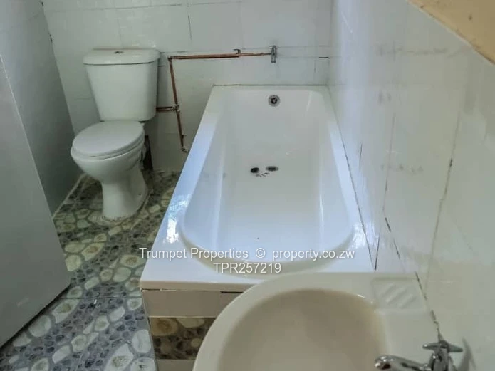 5-Bed Walled Home in Marondera — Tiled, Bright Interiors