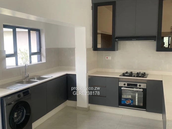 HEIG PARK,MABELREIGN Neat n spacious luxurious newly builty 3beds self-contained CLUSTER  To Let 