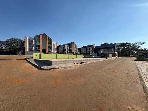 2 Bedroom Flat & Apartment