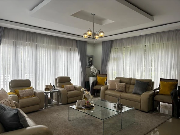 6 Bedroom House