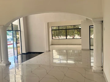 4 Bedroom Flat & Apartment