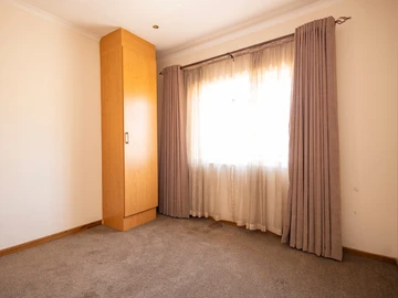3 Bedroom Flat & Apartment