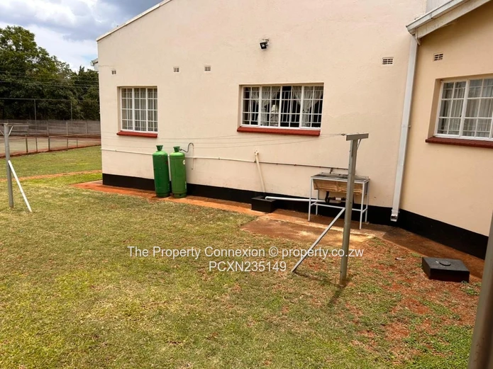 Luxury Rental Property in Helensvale, Borrowdale