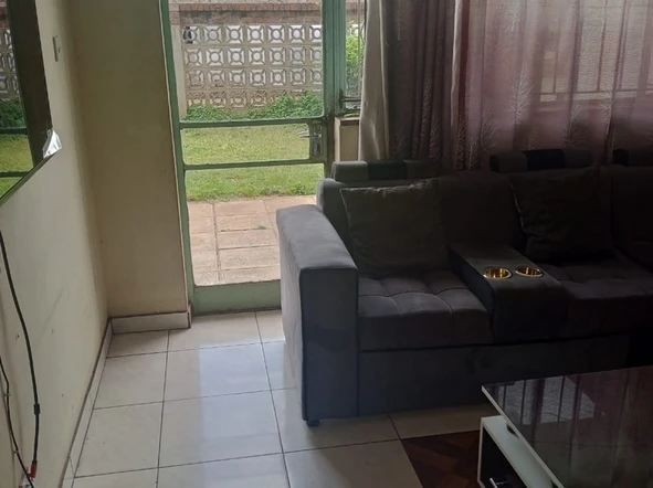 2 Bedroom Flat & Apartment