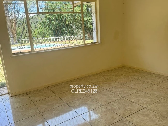 Spacious 5-Bed Greystone Park Home with Pool & Borehole