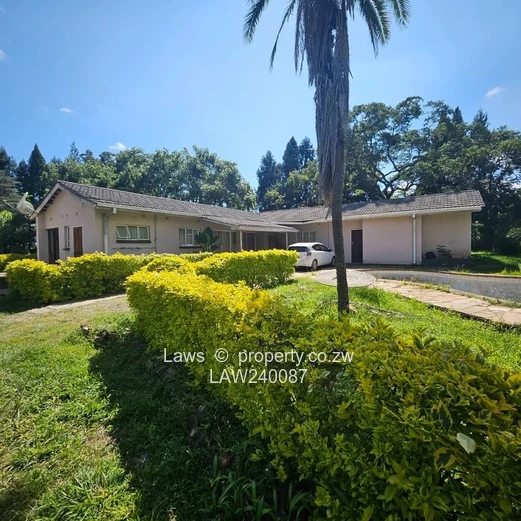 Strategical location on a main Road