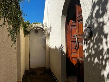 3 Bedroom Flat & Apartment