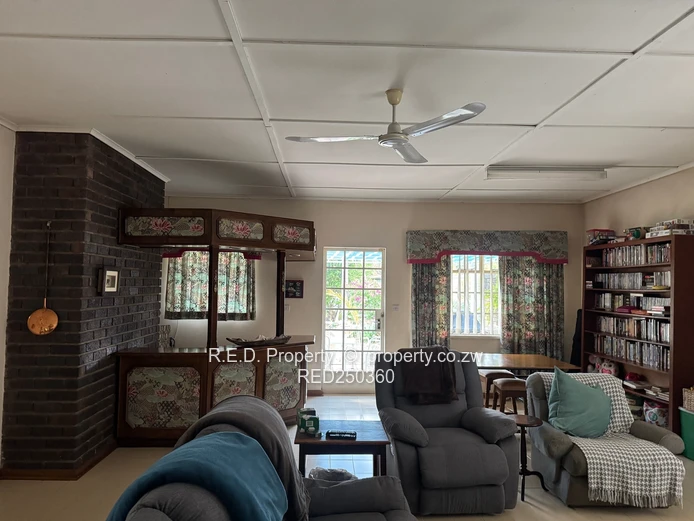 Neat Family Home In a Prime Location - Hillside!