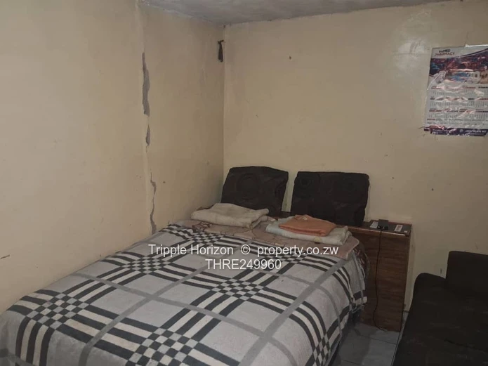4-Bed House in Kuwadzana – Paved Carport & Electric Gate