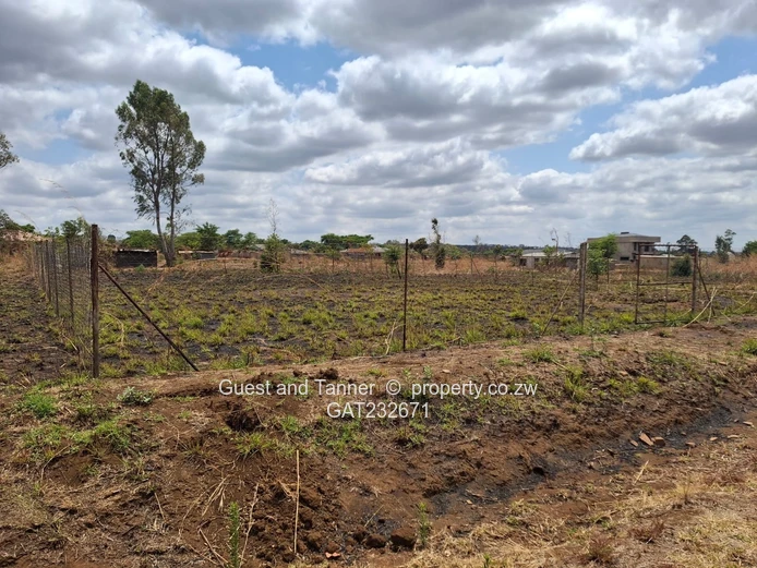 1,000m² Stand for Sale in Crowhill