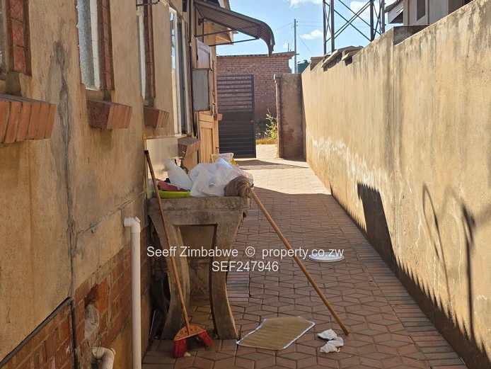 Glaudina 4-Bed Home with Borehole & Water Tanks