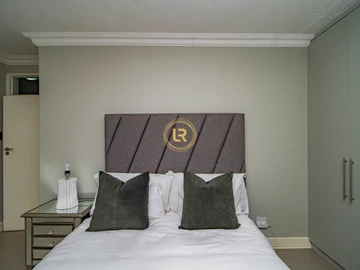 3 Bedroom Flat & Apartment