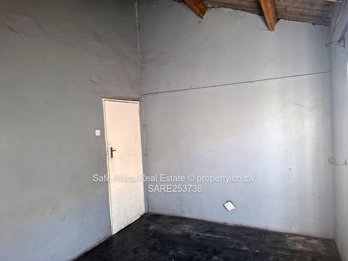 3-BEDROOM FAMILY HOME FOR SALE – ZENGEZA 3 EXTENSION | 181sqm | $38,000  