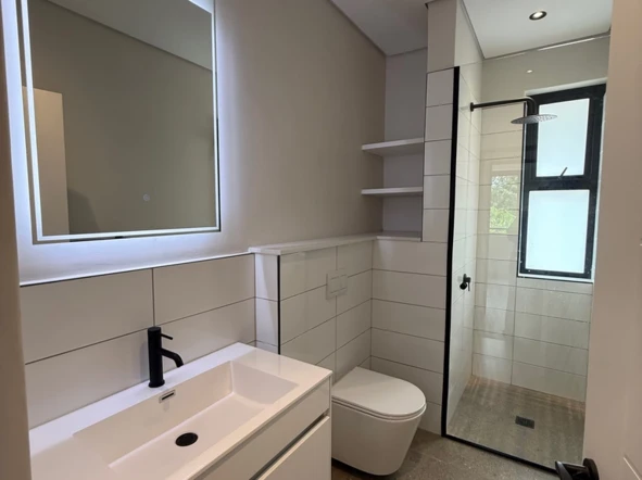 3 Bedroom Flat & Apartment