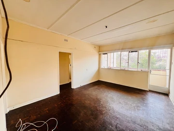 2 Bedroom Flat & Apartment