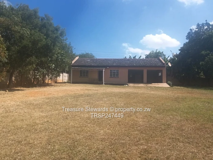 2-Bed Cottage in Gunhill with Borehole & Large Garden
