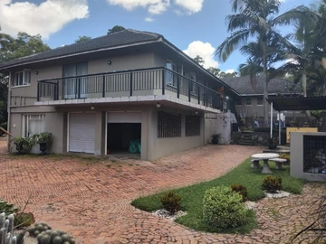 Spacious 5-Bedroom split level mansion with Pool and Borehole in Glen Lorne