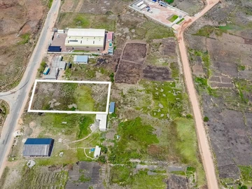 Commercial & Industrial Land