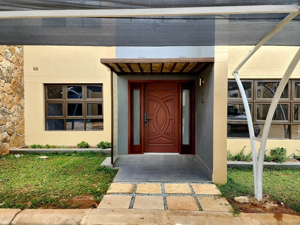 3 Bedroom Flat & Apartment