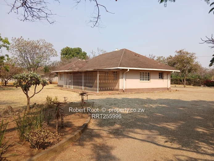 Harare Drive Frontage: 8239 sqm with a 4-Bed Home (Sole Mandate)