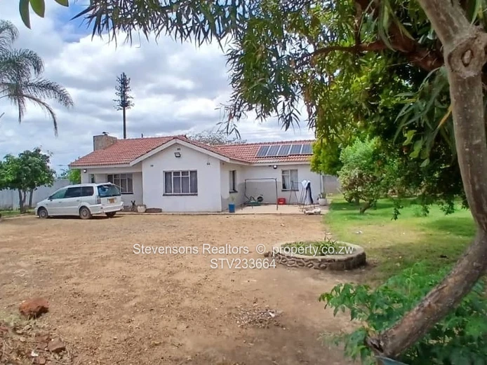 Galloway Park 6 Bedroom House, Norton