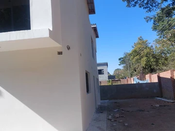 4 Bedroom Flat & Apartment