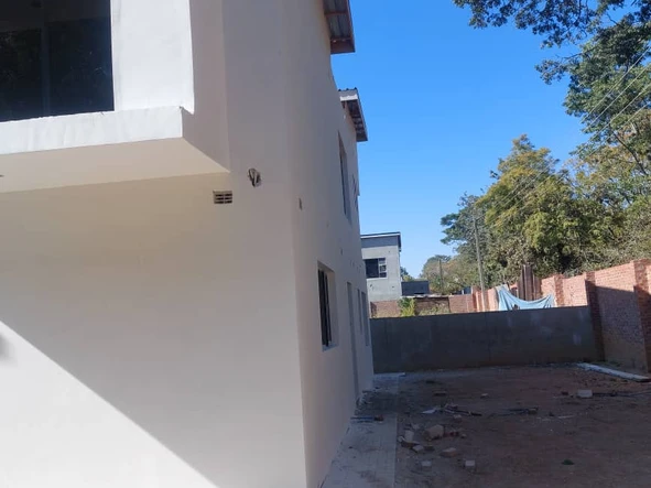 4 Bedroom Flat & Apartment