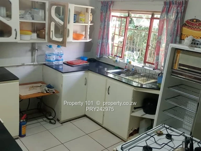 Exquisite Nyanga-MOUNTAIN LIVING FORSALE 120k