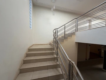 6 Bedroom House