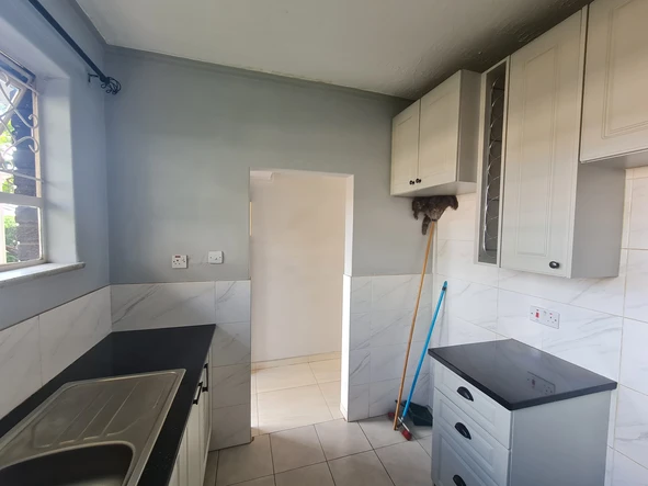 2 Bedroom Flat & Apartment