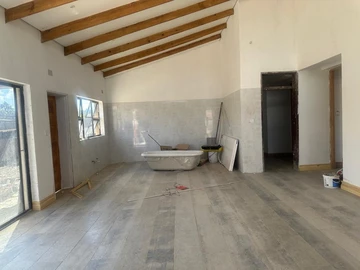 3 Bedroom Flat & Apartment