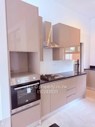 Townhouse to rent in Borrowdale 