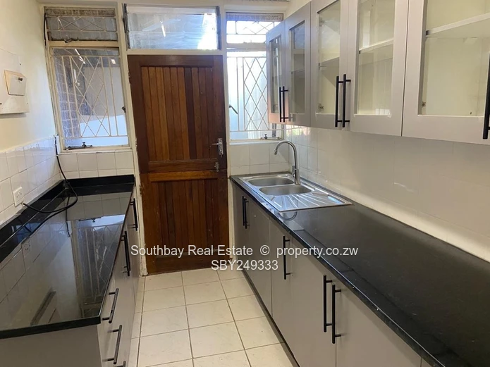 3 bed duplex flat to let in Avenues (Sole Mandate)