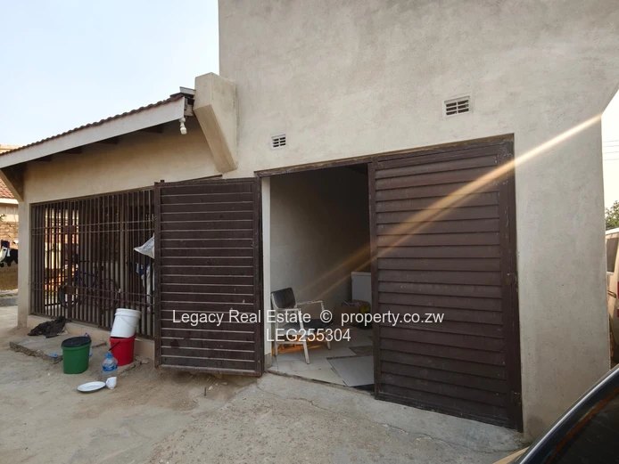 Secure Walled 4-Bed Home with Flatlet & Garage — Chitungwiza (Sole Mandate)