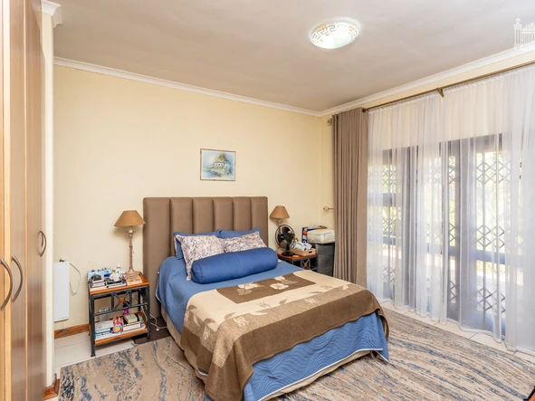 3 Bedroom Flat & Apartment