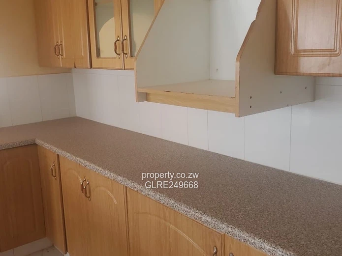 Spacious 3-Bed Marlborough Home with Borehole & Driveway
